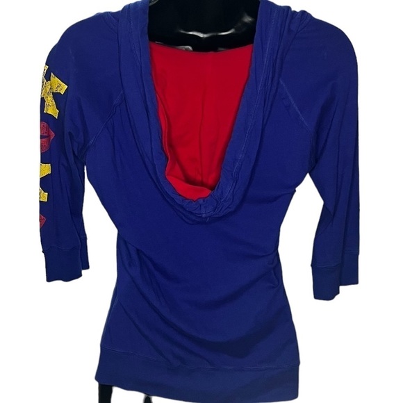 Derek Heart XOXO Hoodie Red Blue & Red - Picture 2 of 3